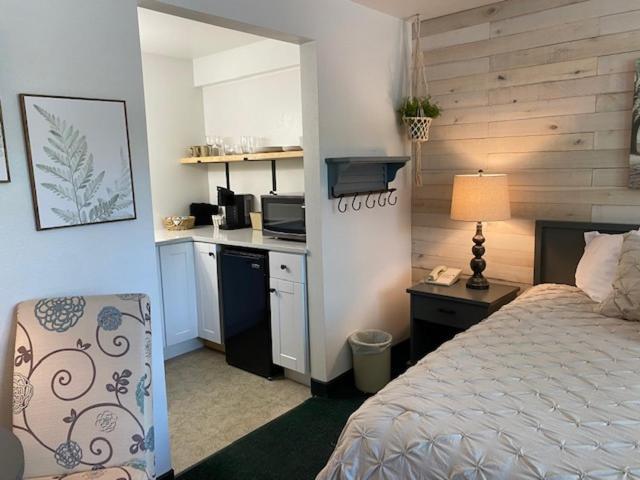 Moose Creek Lodge & Suites Коди Номер фото